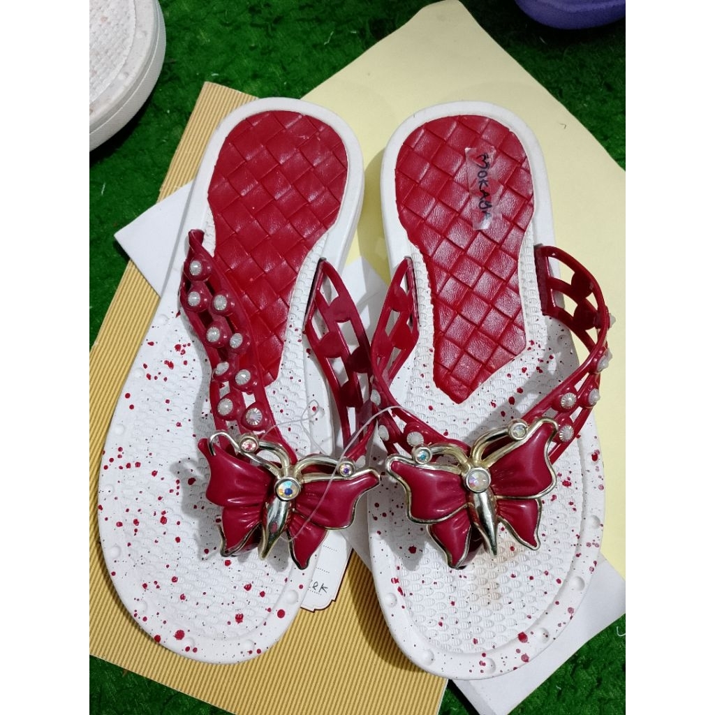 sandal anak cewek kecil