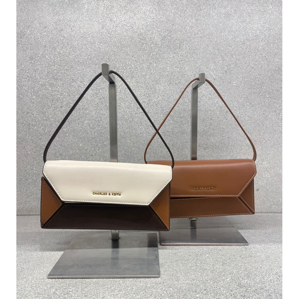 Tas wanita selempang mini Charles&keith original