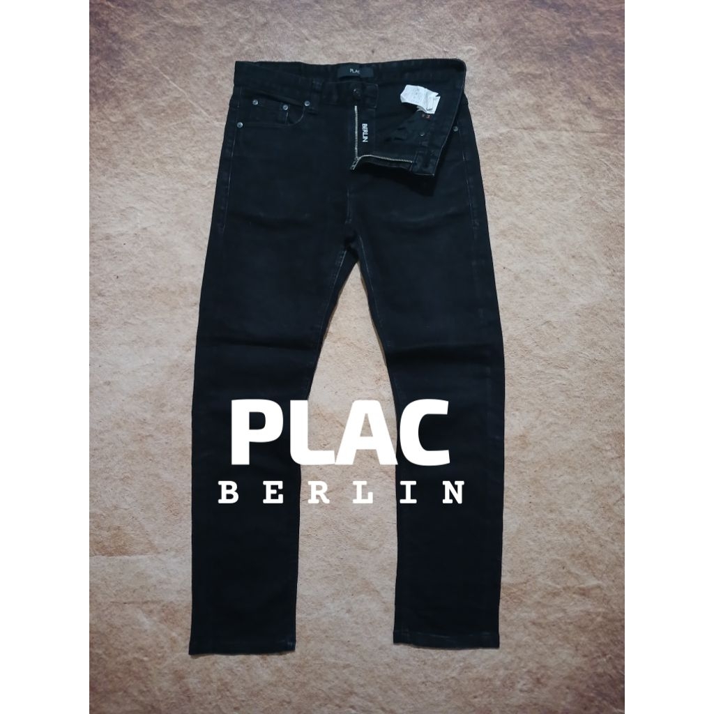 Celana jeans pria keren PLAC BERLIN slim straight bekas pakai