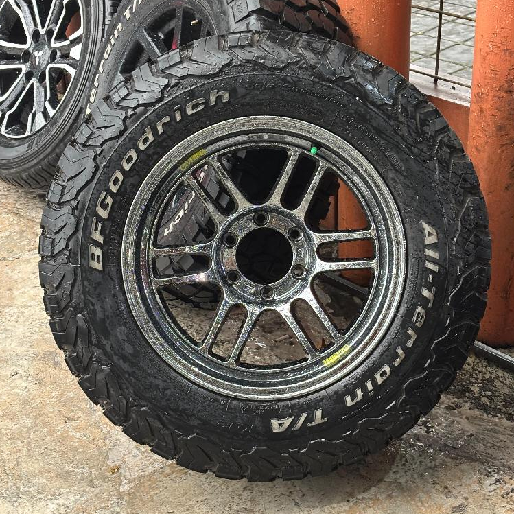 Velg 2nd Enkei Rpf-1 Ring 18x9 H6x139.7 et +0 Black Chrome + Ban BF Goodrich 275/65 R18 tahun 2022