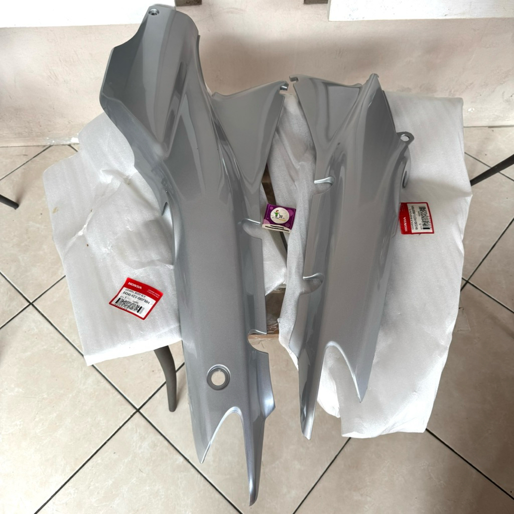 Cover Body Belakang Kanan Kiri Supra X XX 100 Fit Silver Original AHM