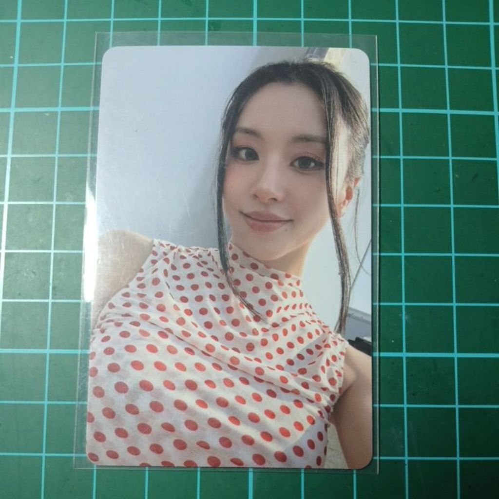 CHAEYOUNG OFFICIAL PHOTOCARD FRON ALBUM TIF