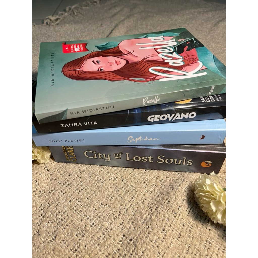 BUKU SECONDHAND WATTPAD, City of Lost Stars