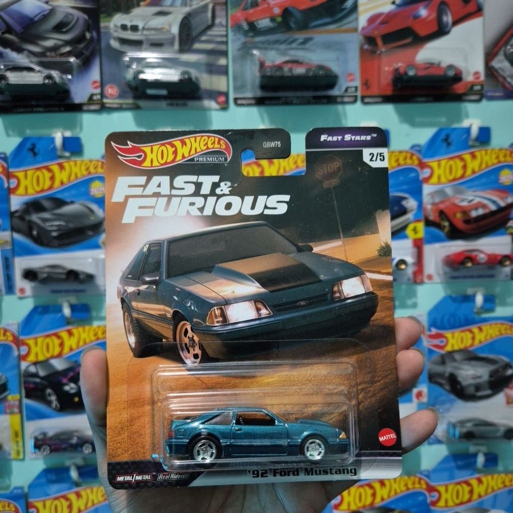 HOT WHEELS PREMIUM FAST AND FURIOUS FORD MUSTANG FAST STARS