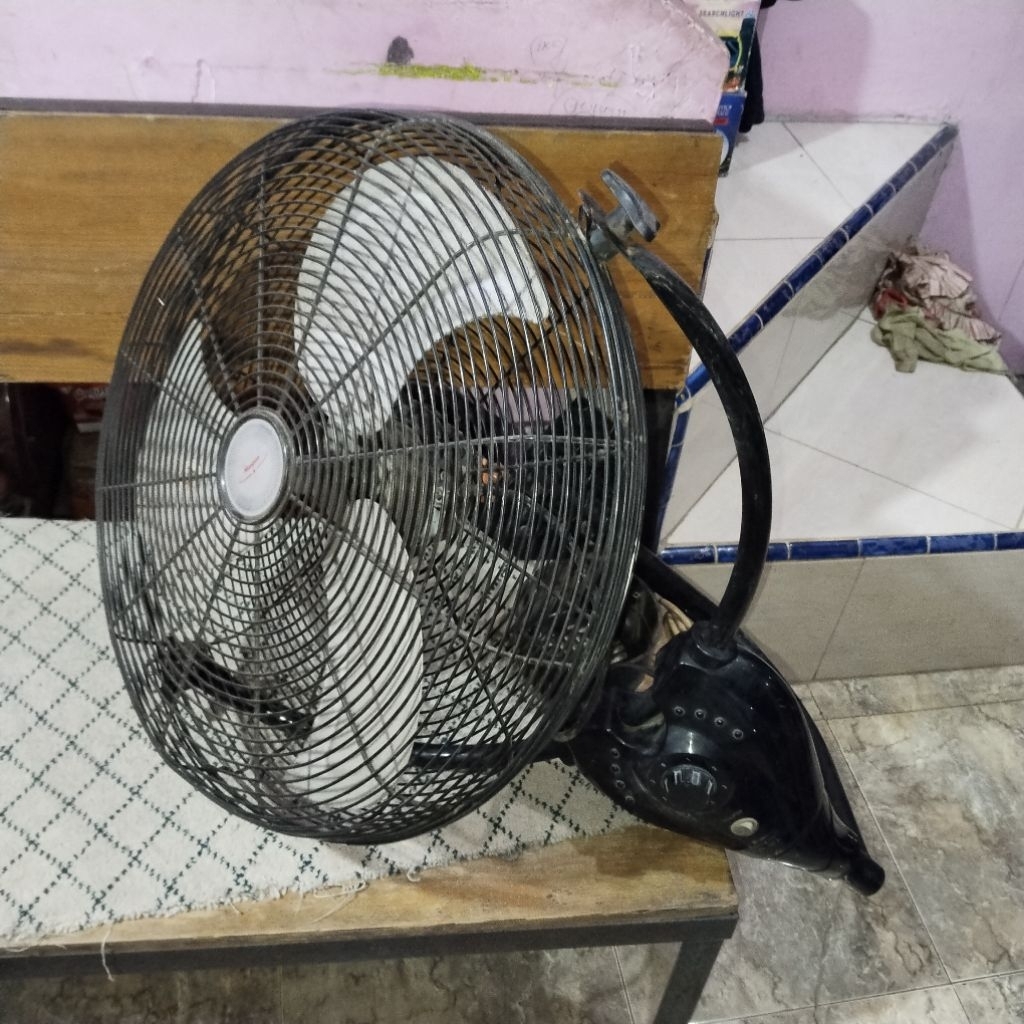 Kipas Angin Dinding Maspion 20” Second (Mati) 220V - 80Wat . besar