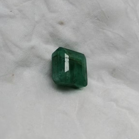 NaturaL Emerald Beryl Colombia, Minor 7,25ct ZAMRUD