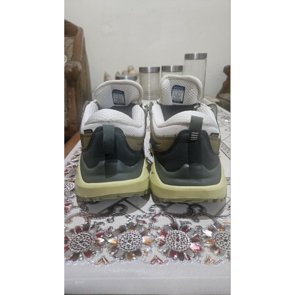 sepatu running, trail, casual hoka one one haka