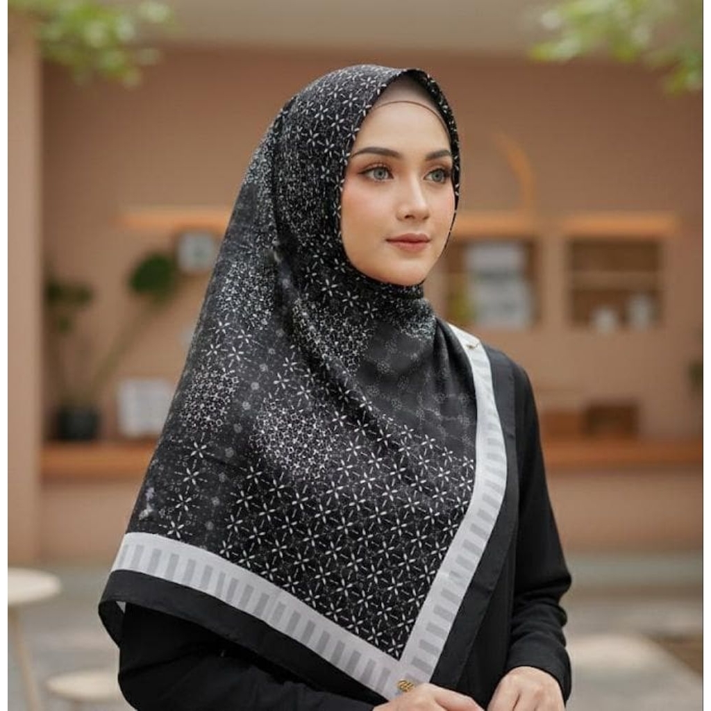 UMAMA SCARF SEGI EMPAT LUXURY MOTIF ICON