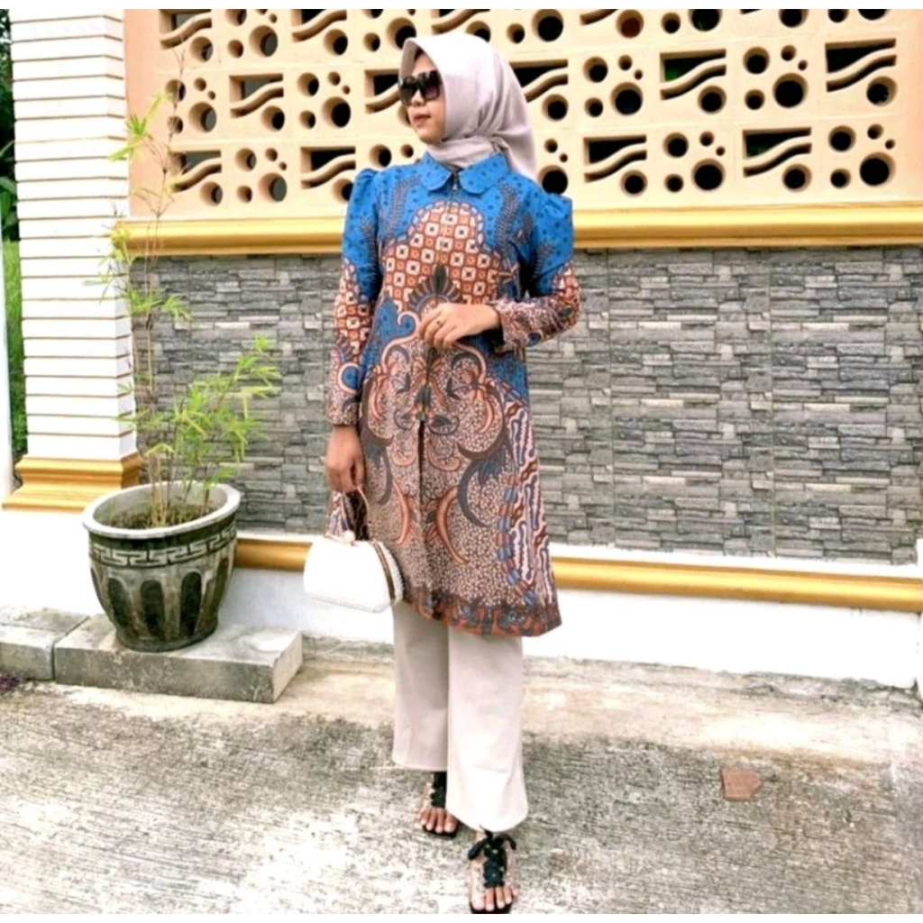 Batik Wanita Modern Blazer Tunik Motif Puspita Langit Warna Biru Batik Wanita Atasan Batik Fashion W