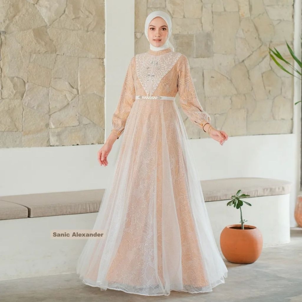 Ilona dress by Sanic alexander