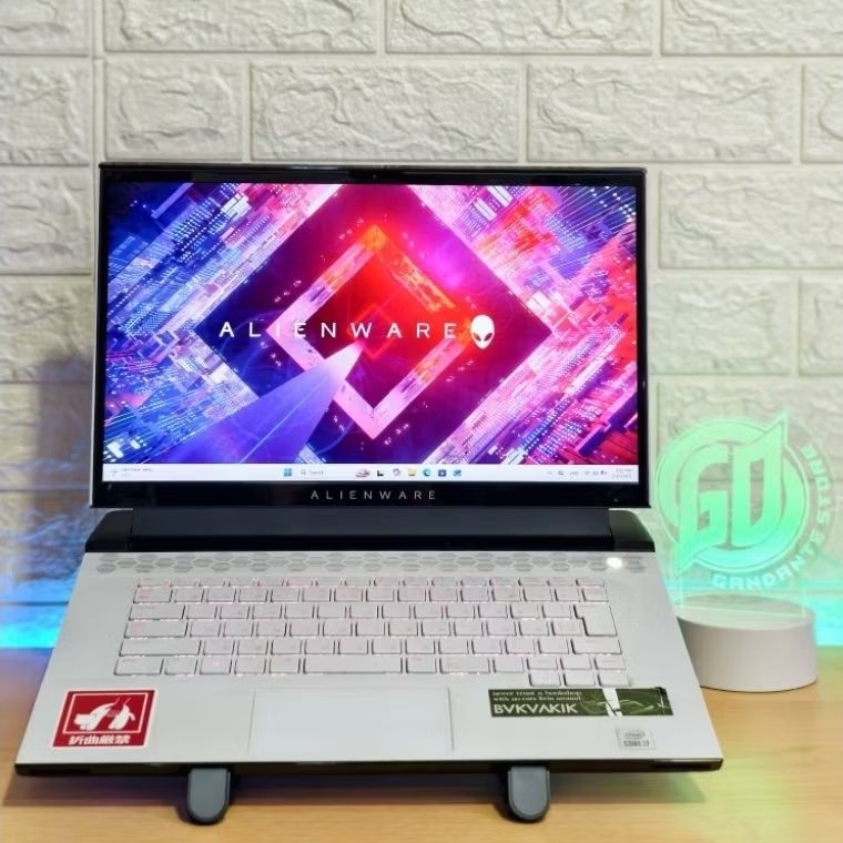 DELL ALIENWARE M15 R3 i7 RTX 2070 8 GB GB FULL POWER FHD 300HZ IPS