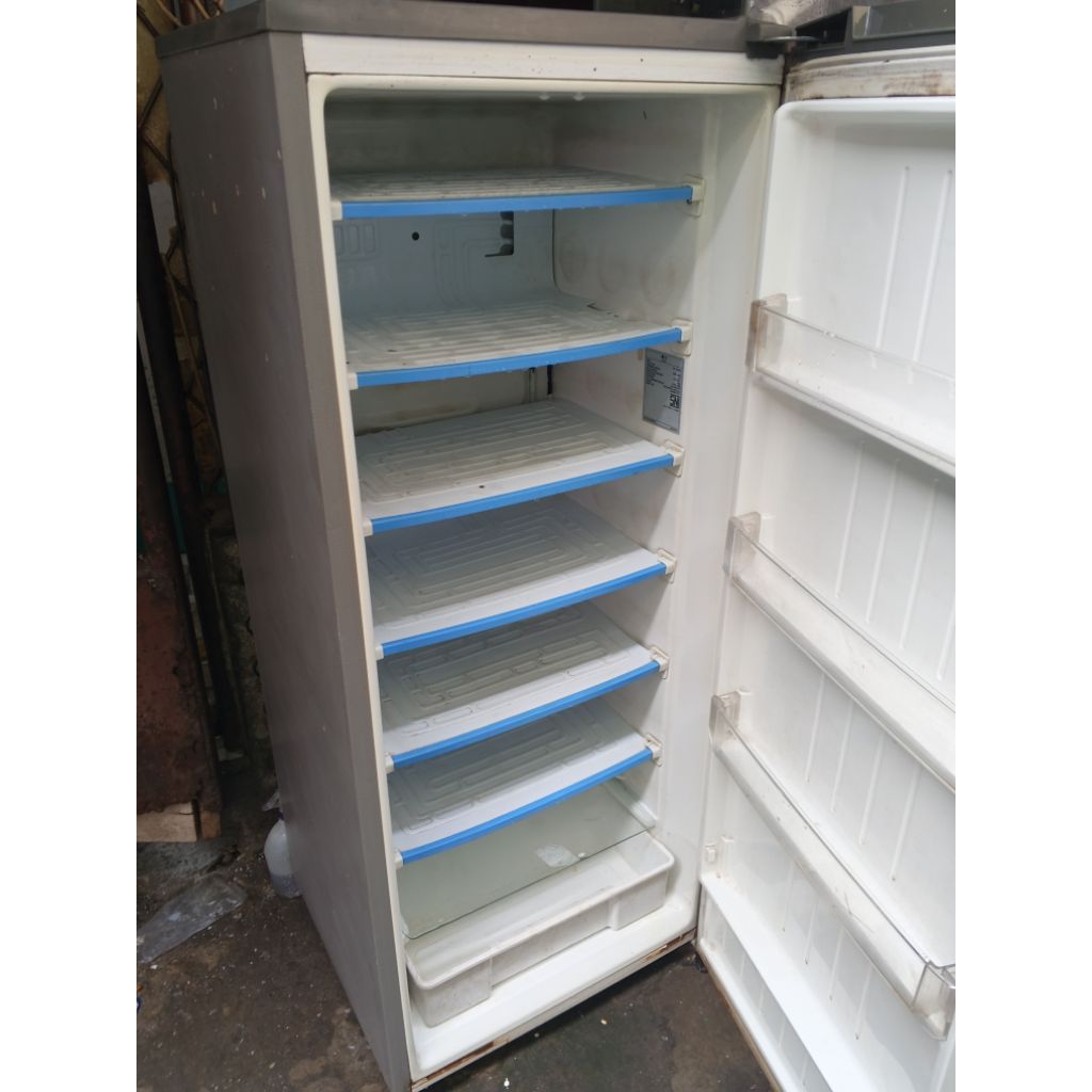 Freezer 6 Rak merk LG Normall