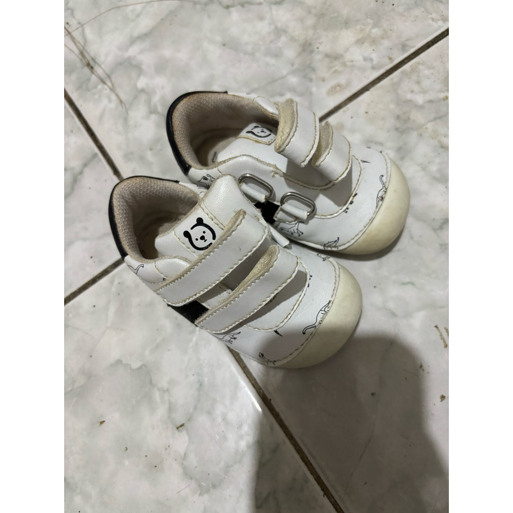 PL sepatu brand Little twice