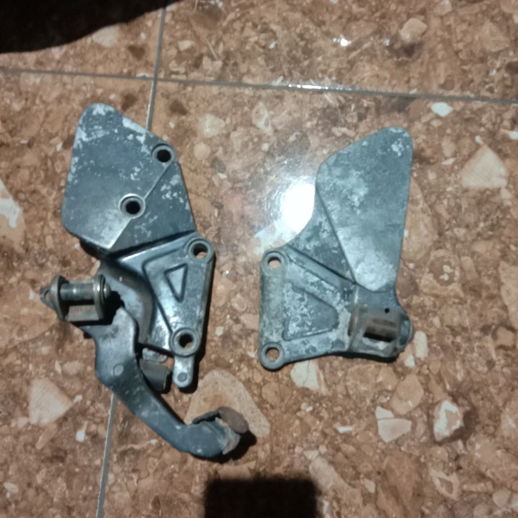 footstep depan ninja rr