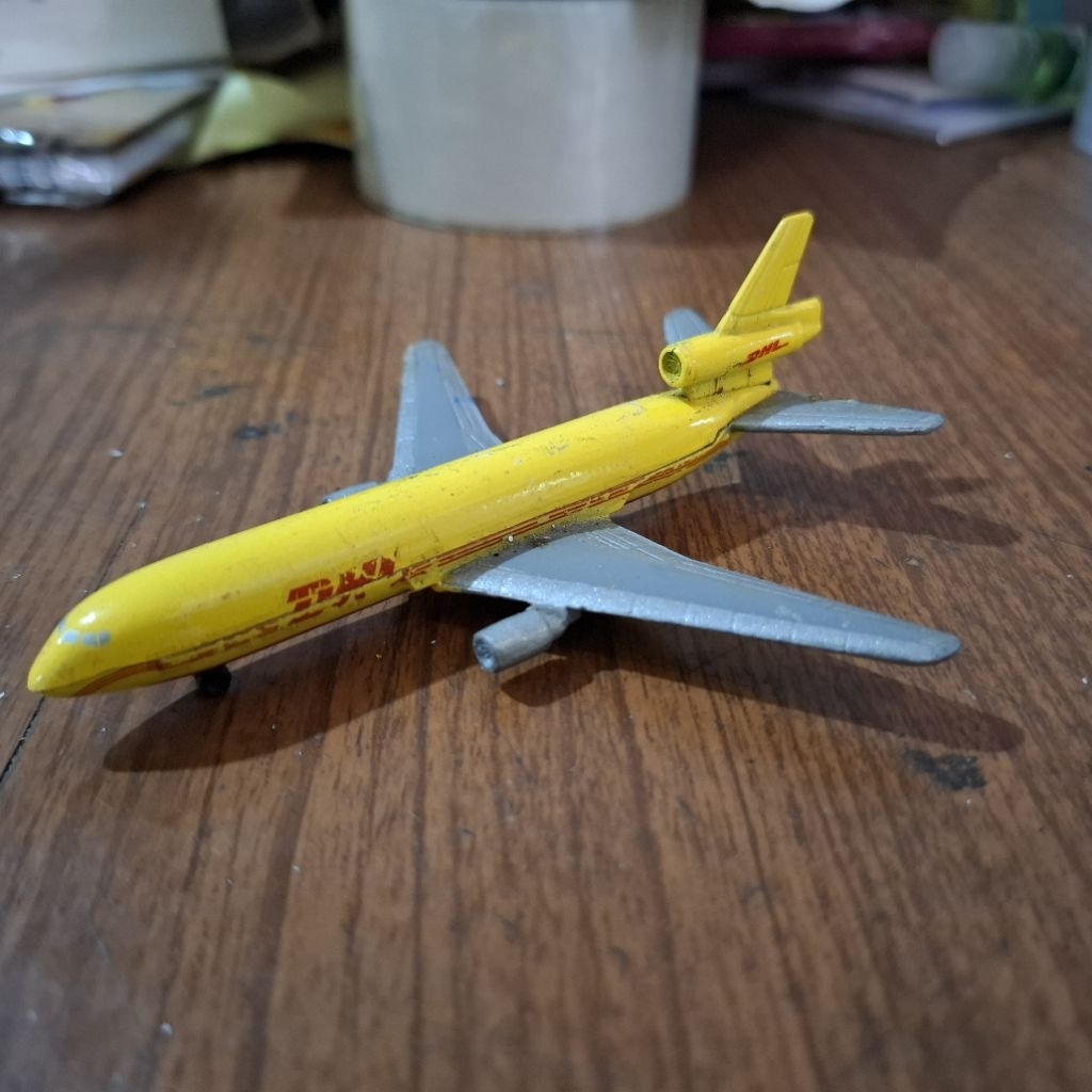 junk mainan pesawat Majorette Douglas DC-10 DHL