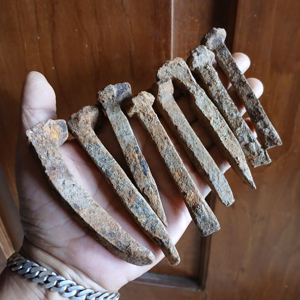 Koleksi Temuan Galian Tanah 8 Biji Panthek Pasak Besi KUNO