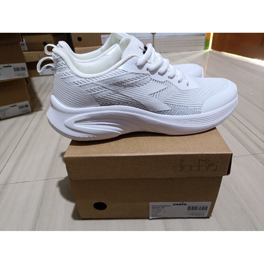 Diadora Noura Running/Snakers/Casual(Putih)