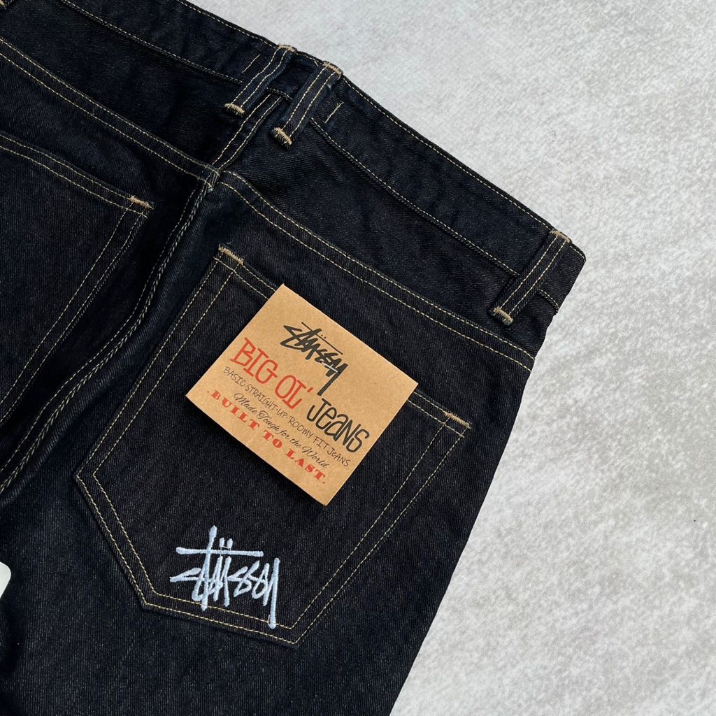 Big OL jeans Stussy BNWT  Size : 29 Lingkar pinggang : 80 Panjang : 105 Openleg : 23 Kondisi : BNWT 
