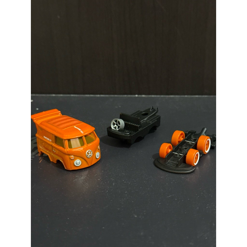 (Bonus) Kool Kombi Pantone Loose Hotwheels
