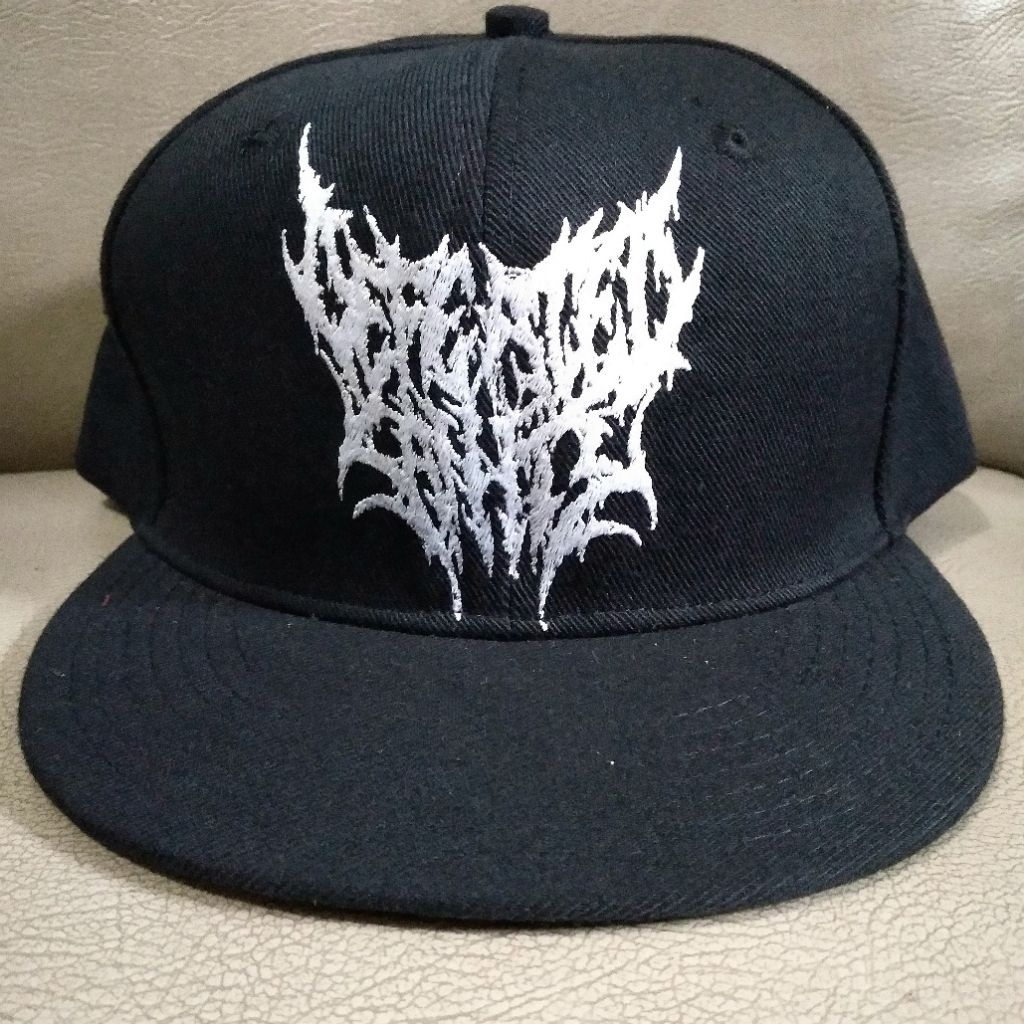 topi snapback band defeated sanity