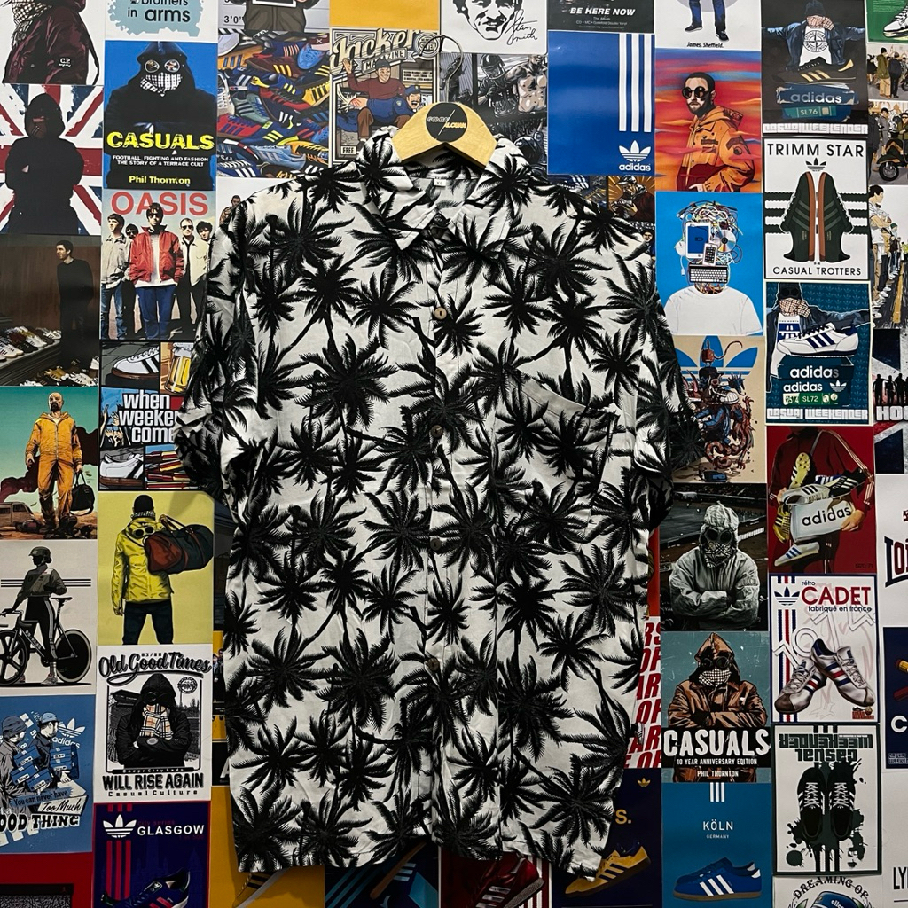 Kemeja / Lengan Pendek / Motif / Vintage / Second / Pohon Kelapa