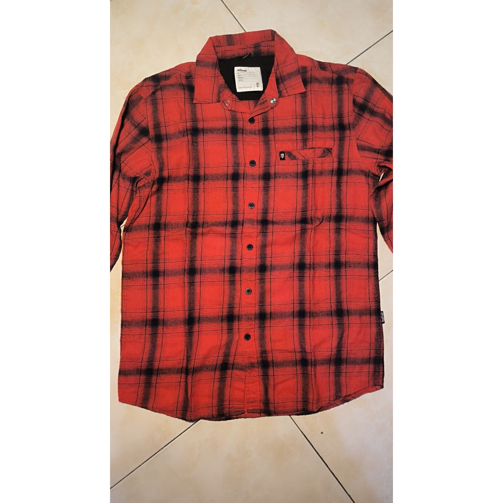 Kemeja flanel maternal disaster