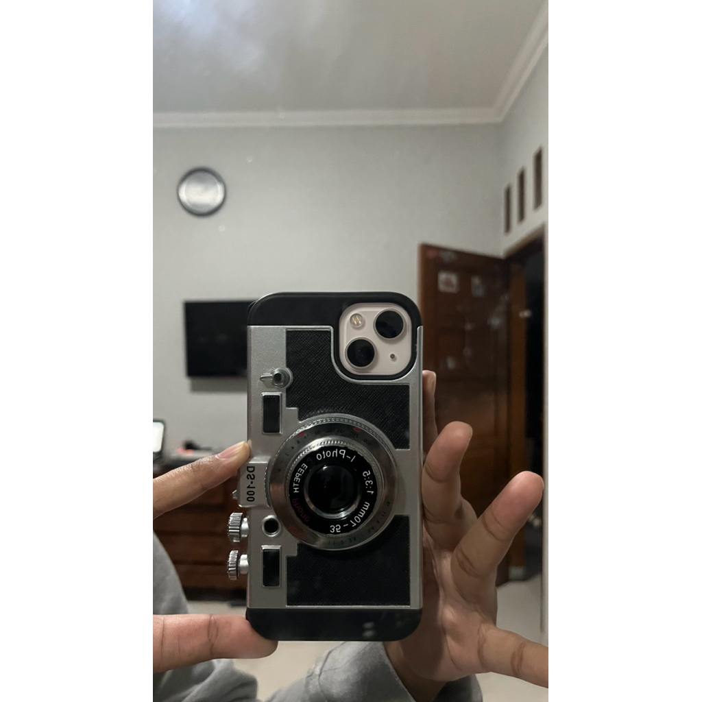 CASE IPHONE 13 UNIK BENTUK CAMERA (EMILY IN PARIS)