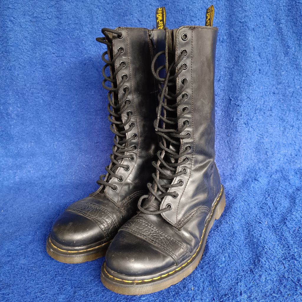 Sepatu Dr Martens 1914Z