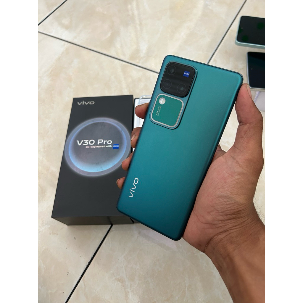 vivo V30 pro ram 12/512 gb 5G