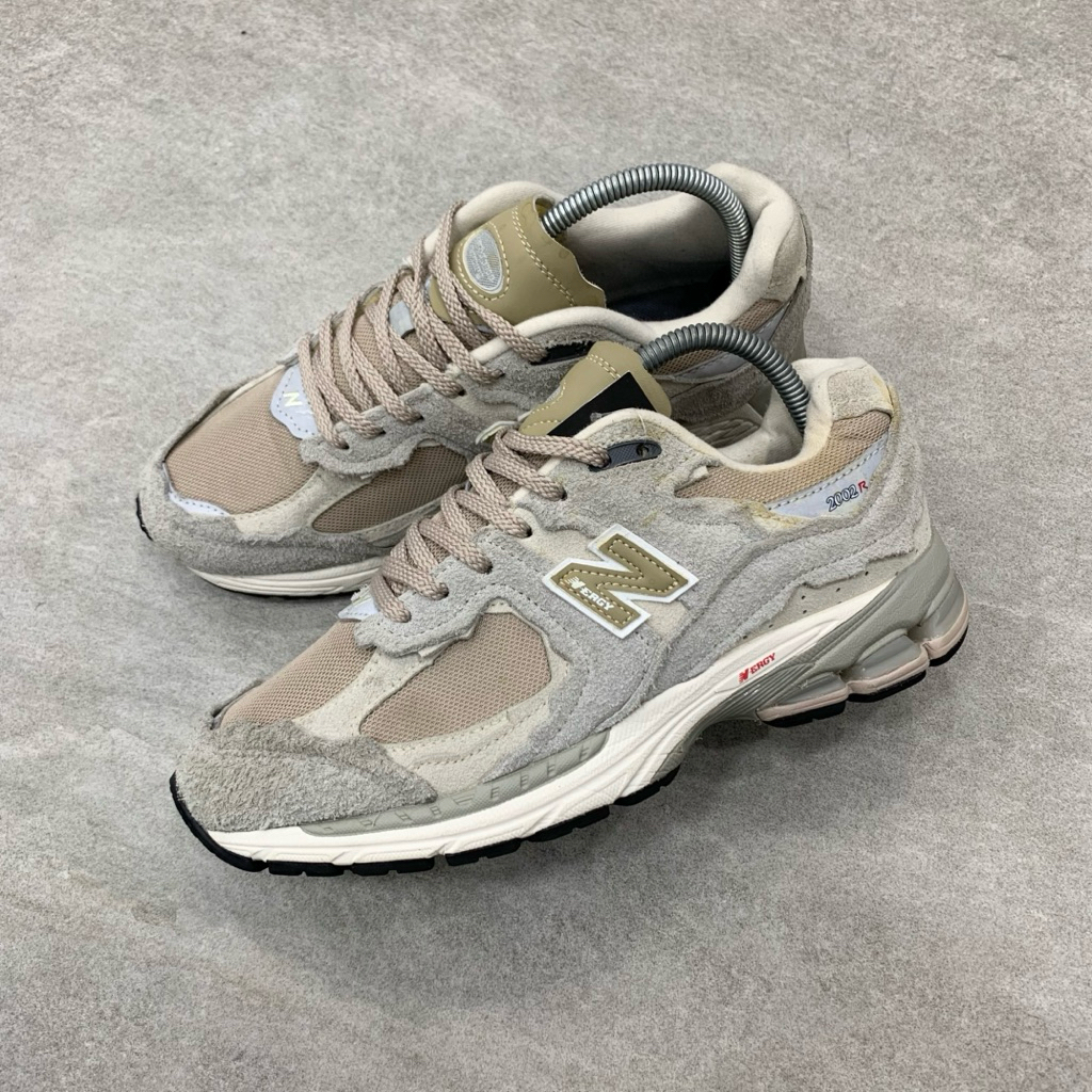 New Balance 2002r Protection Beige Grey
