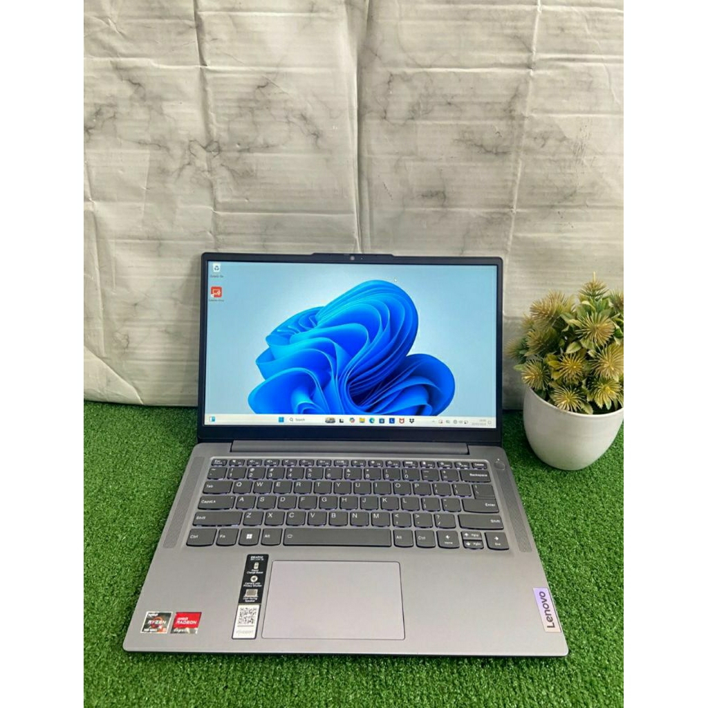 LENOVO IDEAPAD SLIM 3 RYZEN 5-7520U SSD 512 GB