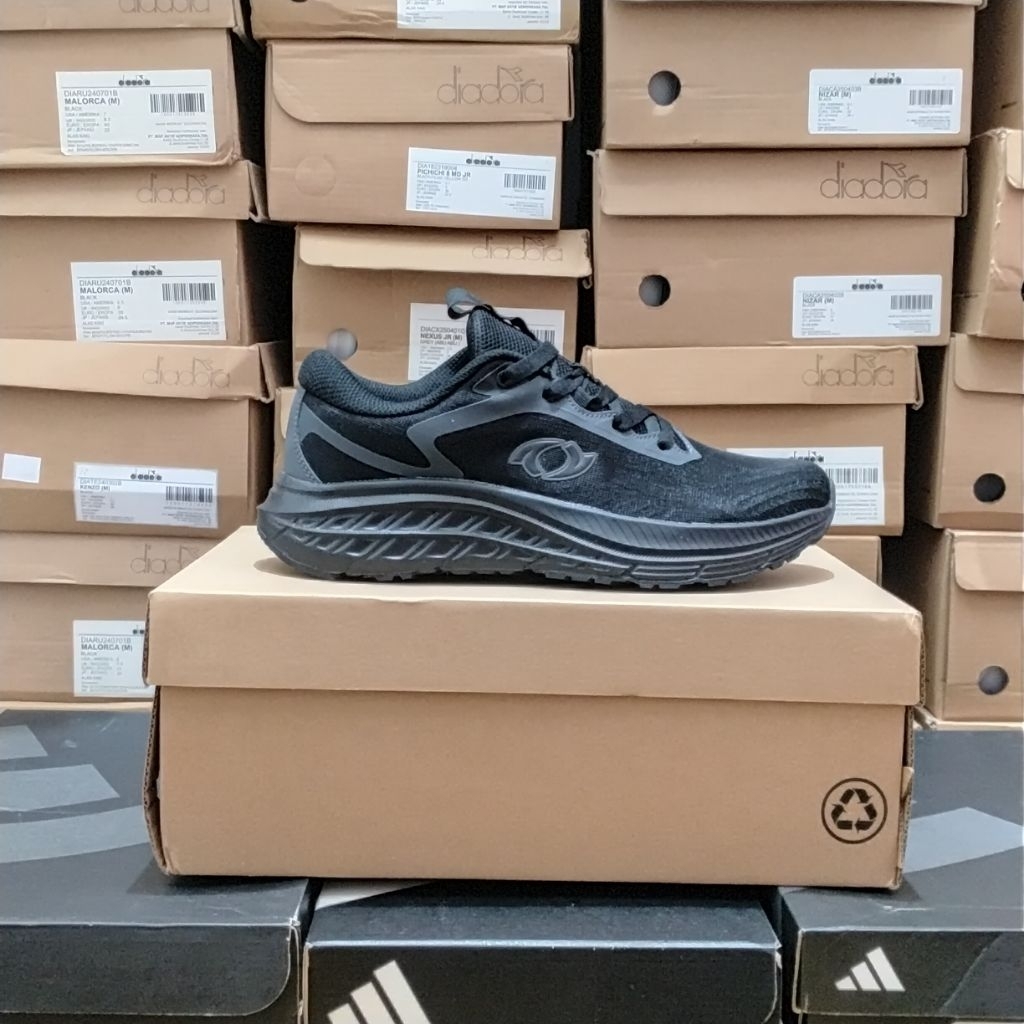 Sepatu Astec Lorenzo Full Hitam (Original)