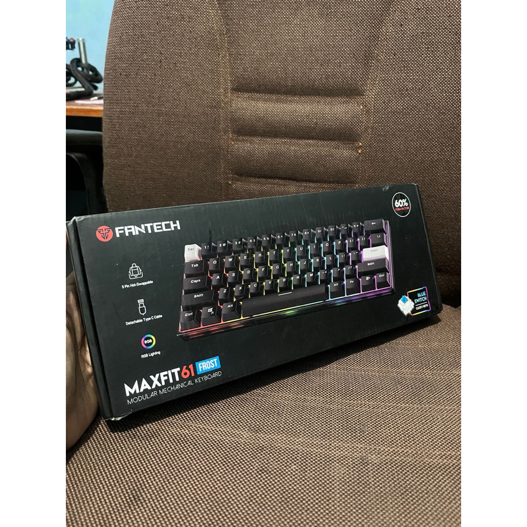 Keyboard mechanical fantech maxfit 61frost rgb