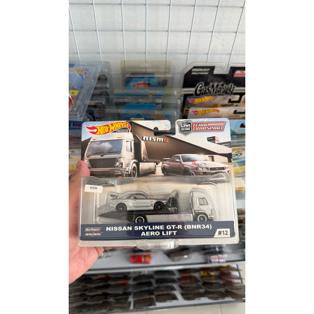 hotwheels nissan r34 & aero lift team transport