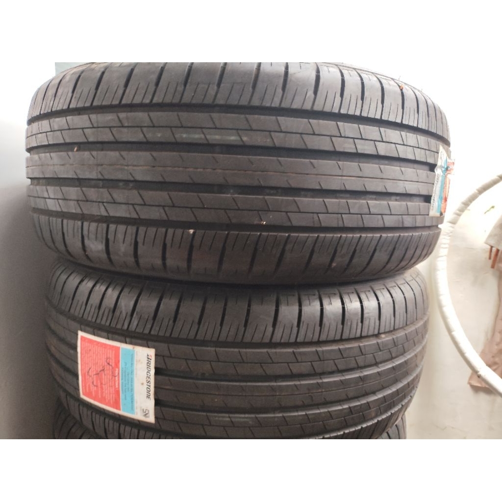Bridgestone 225 50 R18 Ban mobil zenyx BMW