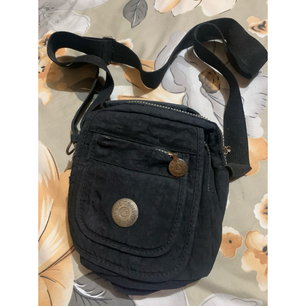 TAS SELEMPANG WANITA TAS KIPLING TAS ELEMENTS HITAM