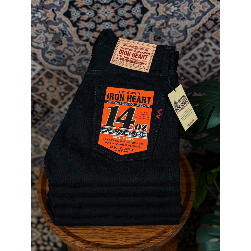 Iron Heart IH-634S-142BB 14oz Black x Black Selvage Straight Cut Jeans