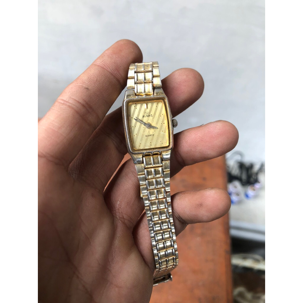 Jam tangan cewek Almas jadul