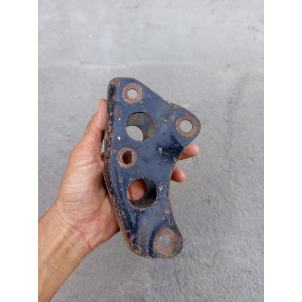 Breket Mesin Honda GL bekas Pangkon mesin GL