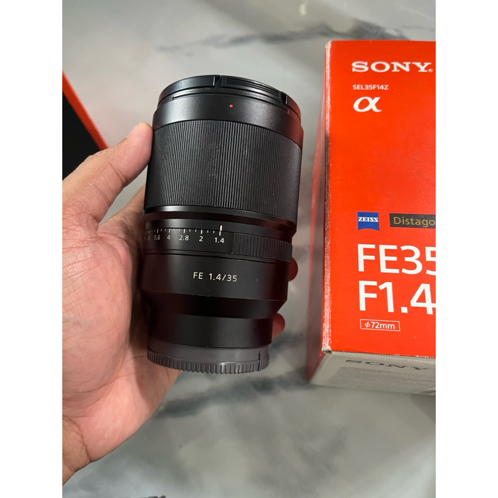 lensa zeiss 35mm f1.4 for sony FE