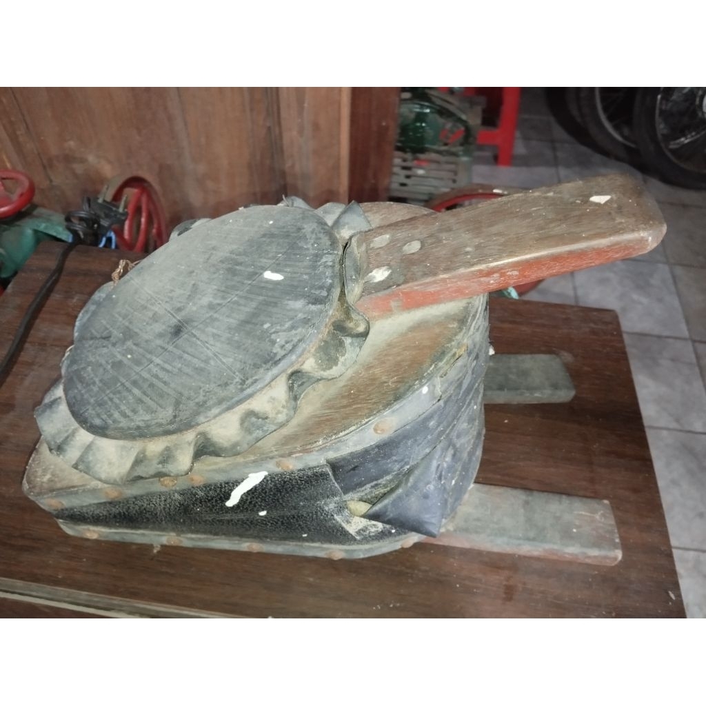 Blower antik manual kayu jati  jaman dulu