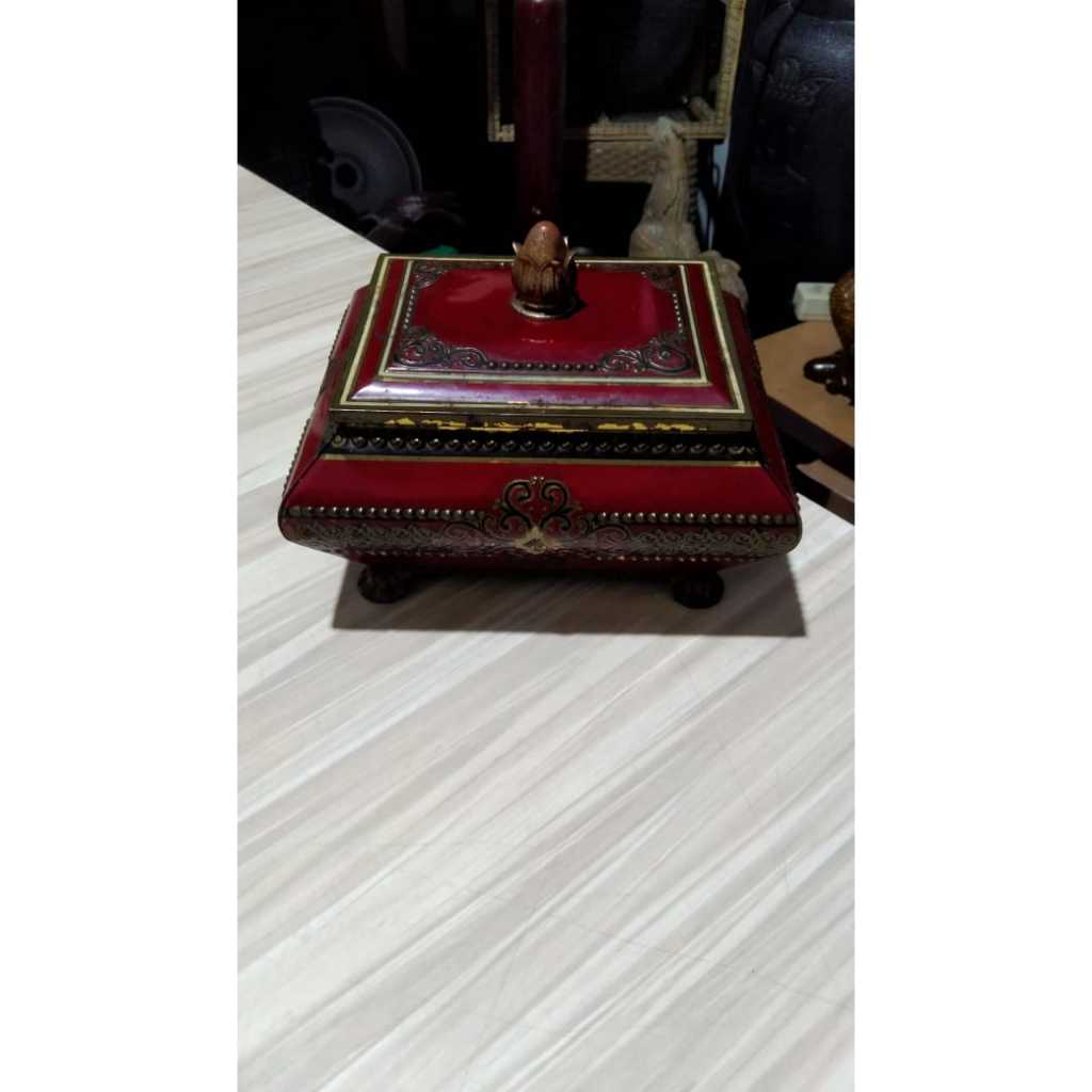 Tempat Penyimpanan Serbaguna Kaleng Vintage Kuno Jadul Antik