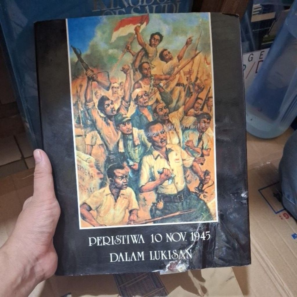 buku sejarah peristiwa 10 November 1945 dalam lukisan hardcover original