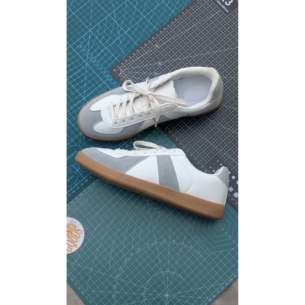 Sepatu — German Army Trainer