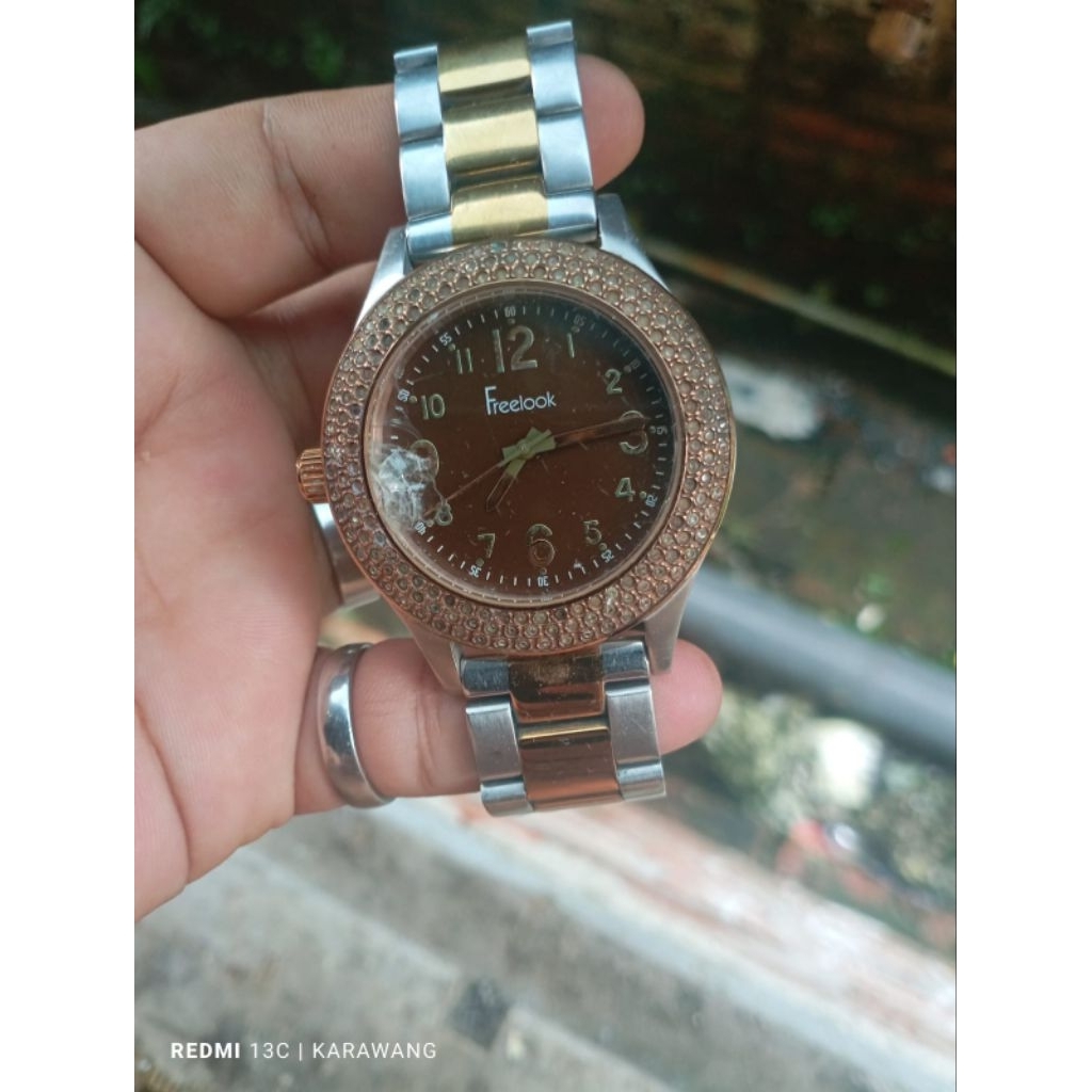 MURAAAHHH JAM TANGAN FREELOCK SWISS MADE LADIES BAHAN/MATI (BEKAS)