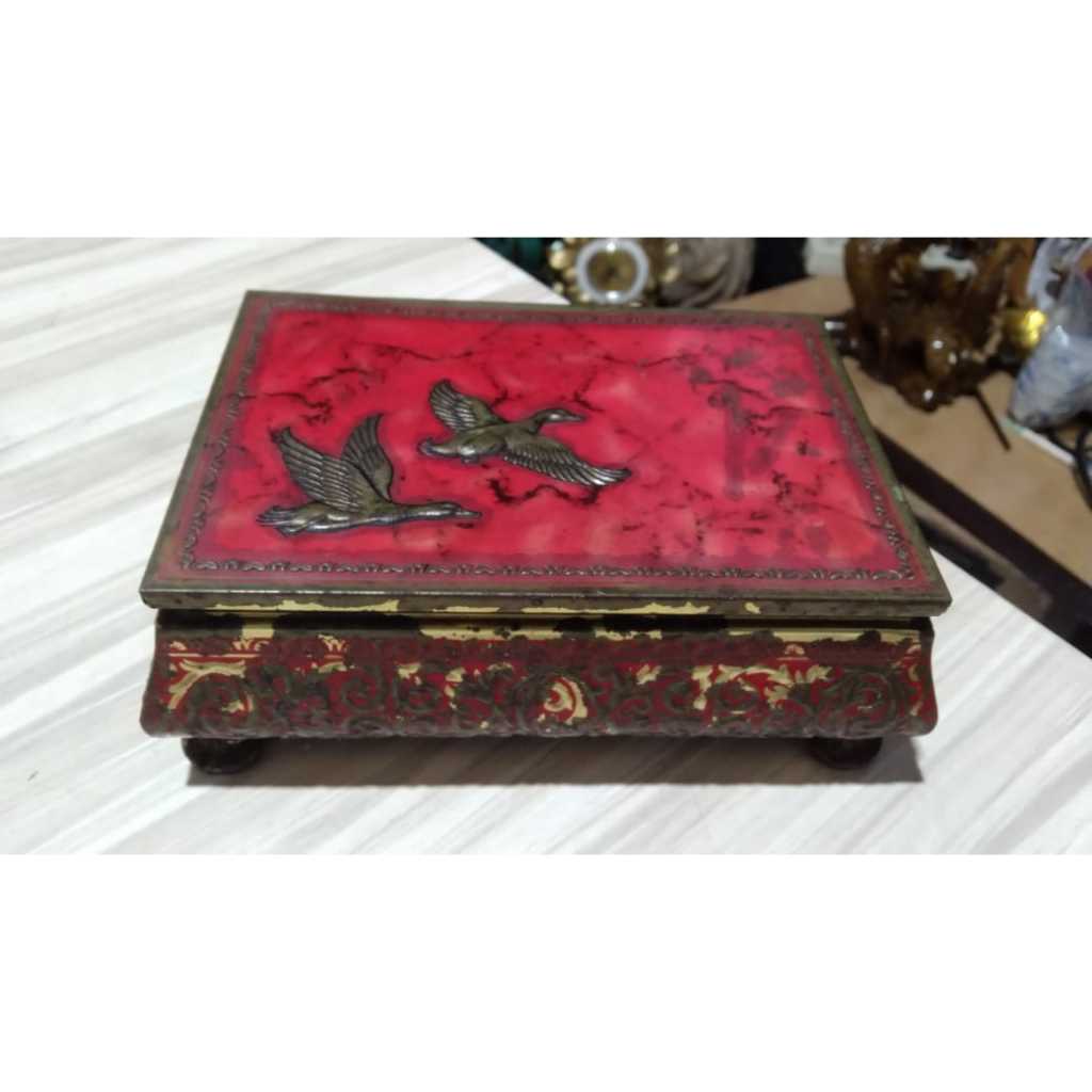 Tempat Penyimpanan Serbaguna Motif Burung Kaleng Kuno Jadul Antik