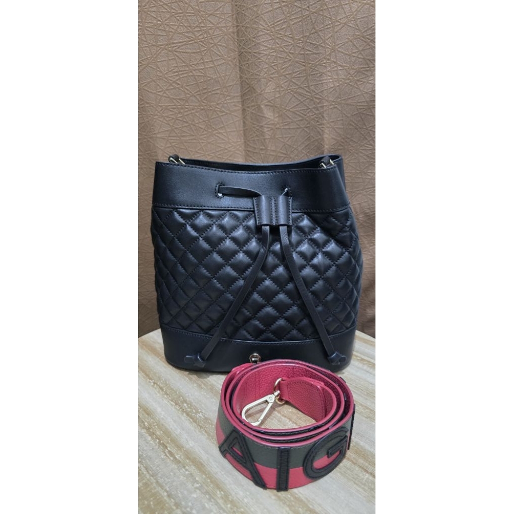 Tas Aig Bucket Dan Strap Aig