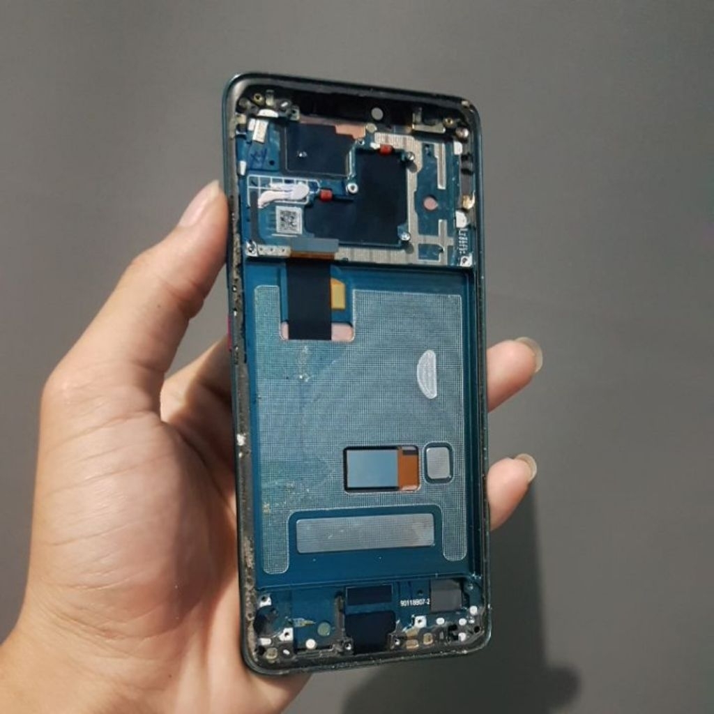 MIDLE FRAME TATAKAN LCD HUAWEI MATE 20 PRO DI KIRIM BERIKUT BEKAS LCD NYA ORIGINAL COPOTAN