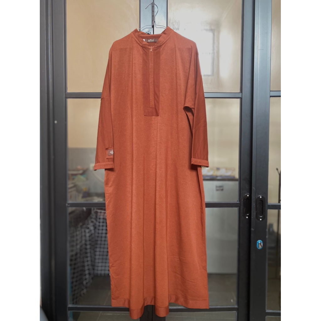 PRELOVED SAHLA ABAYA BY BELLEZASH