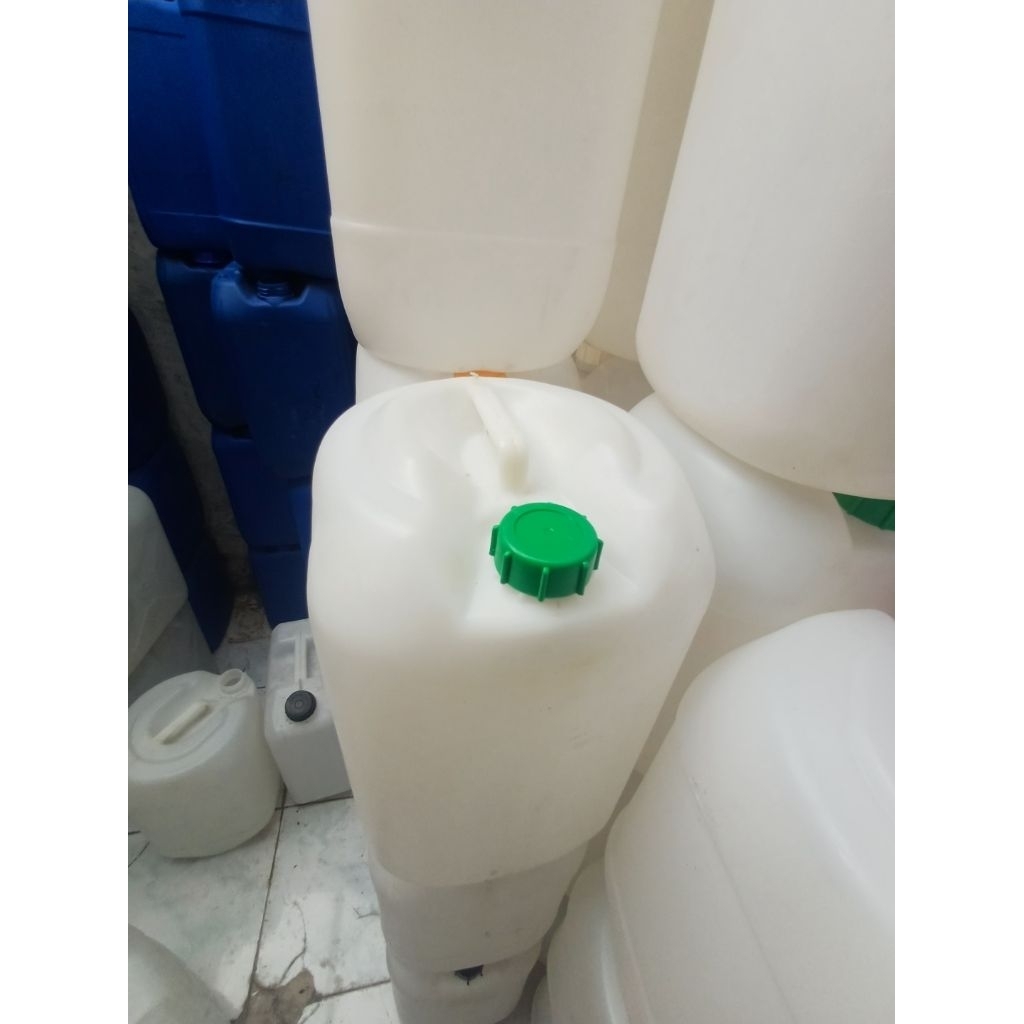 jerigen 25 liter wrna putih